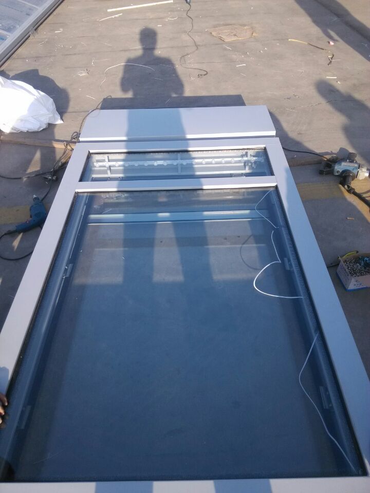 南京一臺候車亭樣機(jī)制作成功發(fā)貨
